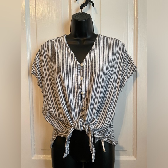 2 for $6 Linen Blend Tie front Top - Picture 1 of 10